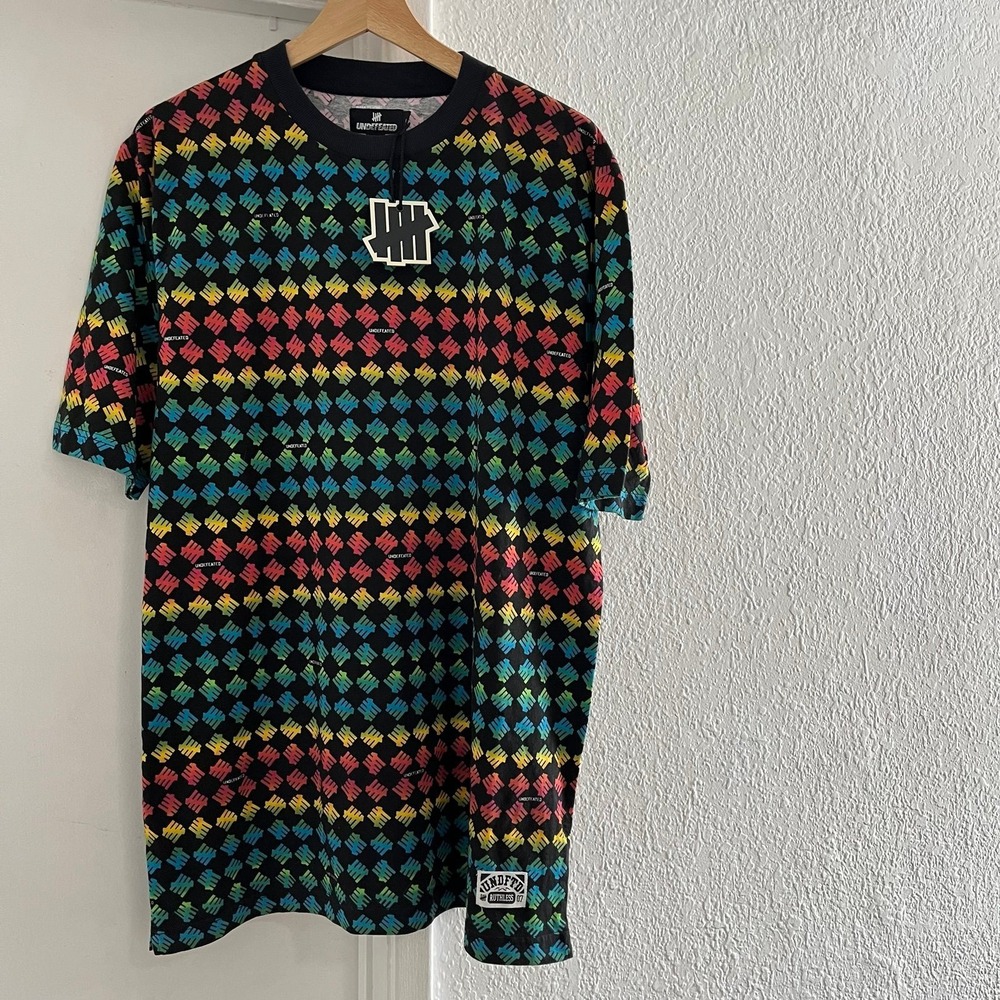 Undefeated Ruthless 07 All Over Print Shirt Mens Medium AOP Rainbow - Picture 2 of 7